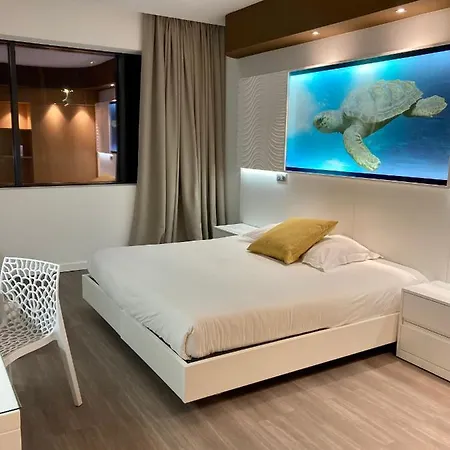 Marineland Hotel